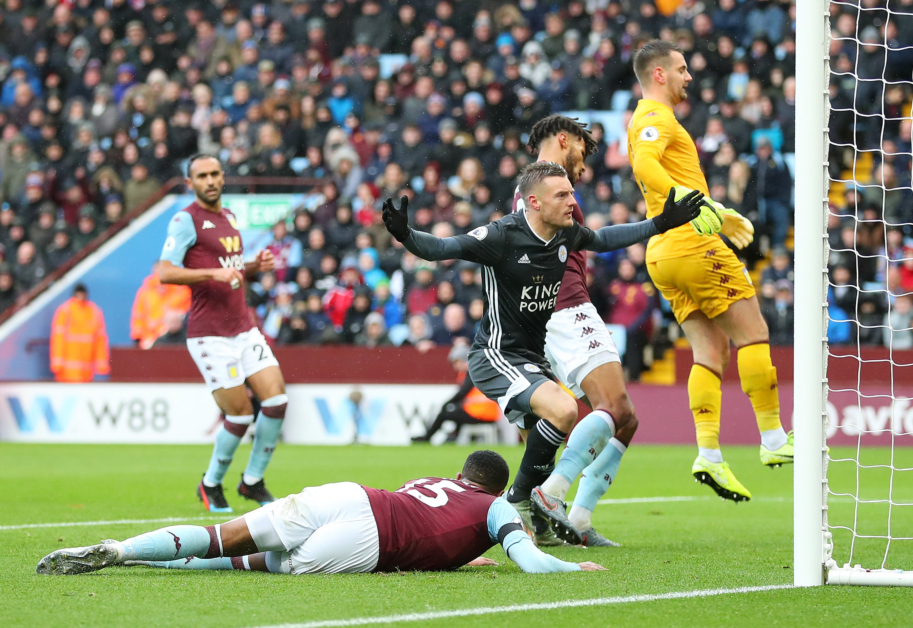 而尤为引人 而尤为引人